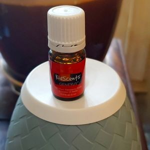 Geneyus, young living 5ml, never opened.